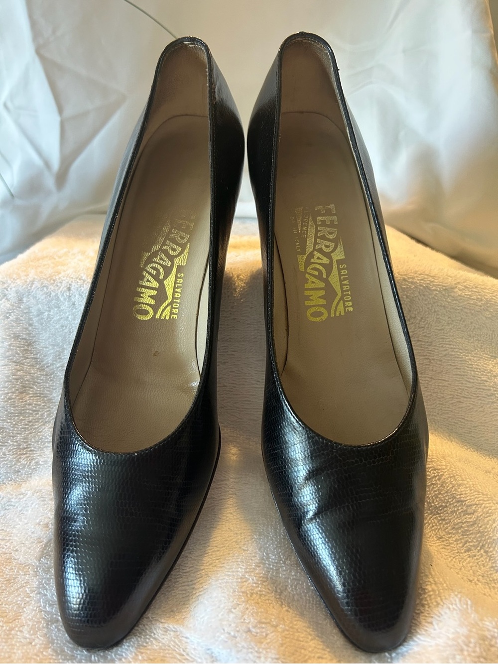 Vintage 80s Salvatore Ferragamo Black Lizard-Texture Pointed-Toe Pumps Sz 8 AA